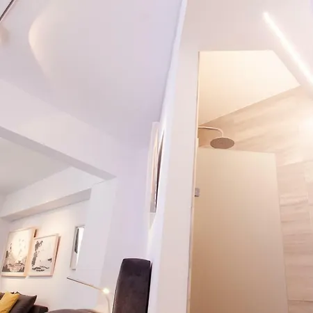 Vouliagmeni Art Micro Loft